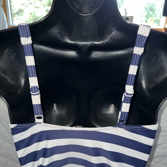 Bond-Eye Australia Tankini Top - Picture 4 of 7